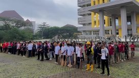 Aksi bersih lingkungan di kawasan Universitas Tidar, Jumat (1/5/2026), digelar dalam rangka peringatan Hari Buruh Internasional dengan melibatkan buruh dan jajaran Pemerintah Kota Magelang.