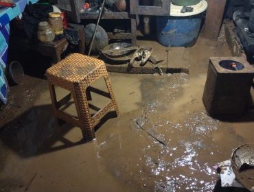 Rumah warga dipenuhi lumpur akibat banjir bandang yang menerjang Dusun Batur, Desa Citrosono, Kecamatan Grabag, Kabupaten Magelang (BPBD Kab.Magelang/Lingkunganku)
